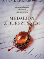 Medalion z bursztynem